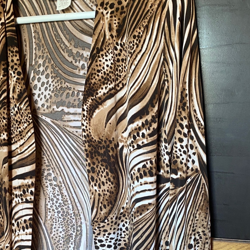 Abstract Cheetah/Zebra Patterned Cardigan - Picture 15 of 16